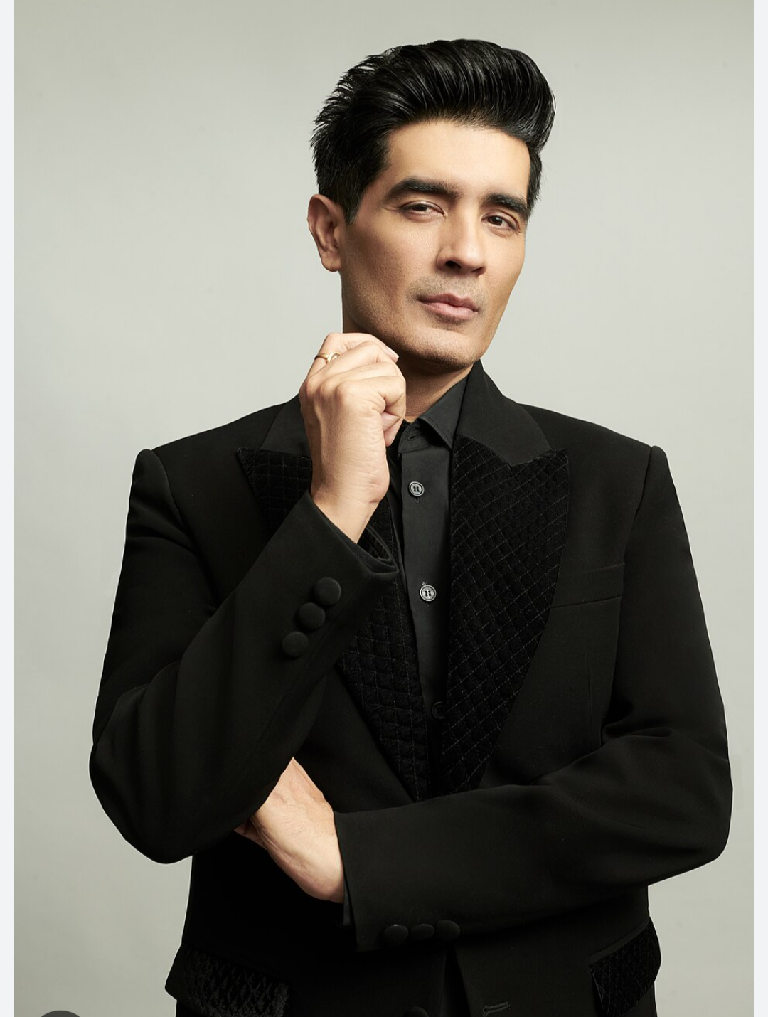 Manish Malhotra Biography | Famous Fashion Designer