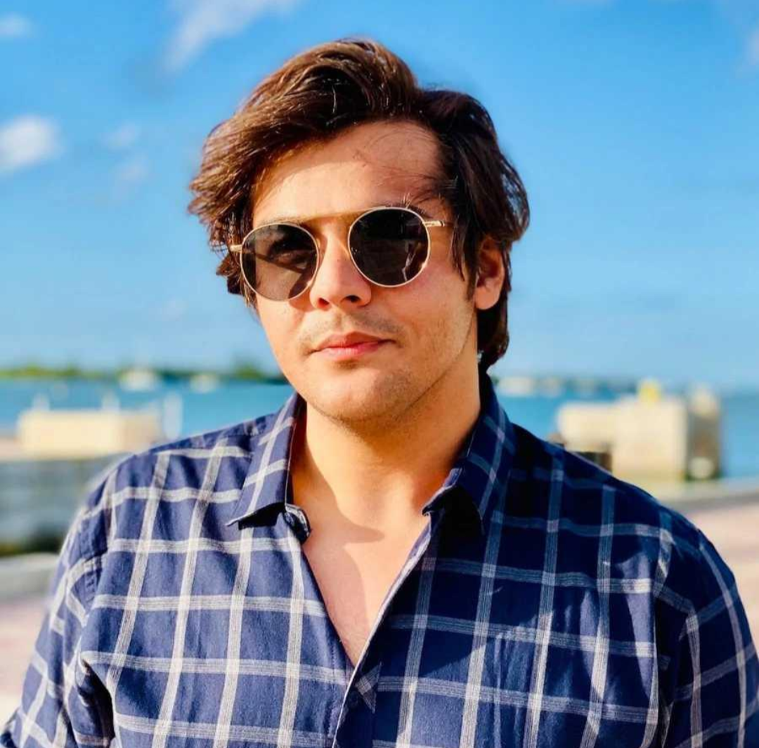 Ashish Chanchlani Biography, Age, Height, Family, Net Worth & More